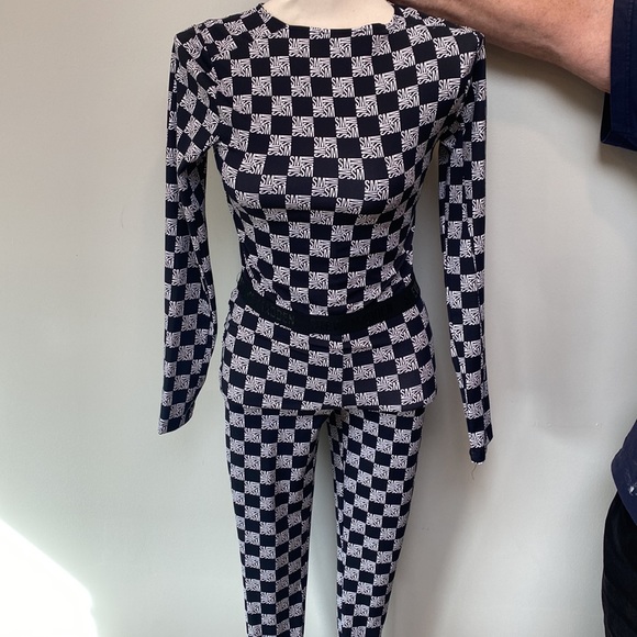 ❤️Steve Madden 2 piece Europe Roxy signature sleeveless catsuit  & top small - Picture 4 of 12